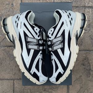New Balance 1906R ‘White Black Metallic’